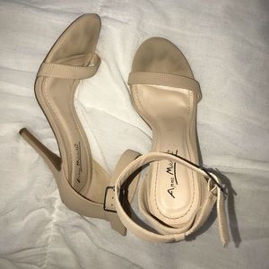 Nude Anne Michelle Heels